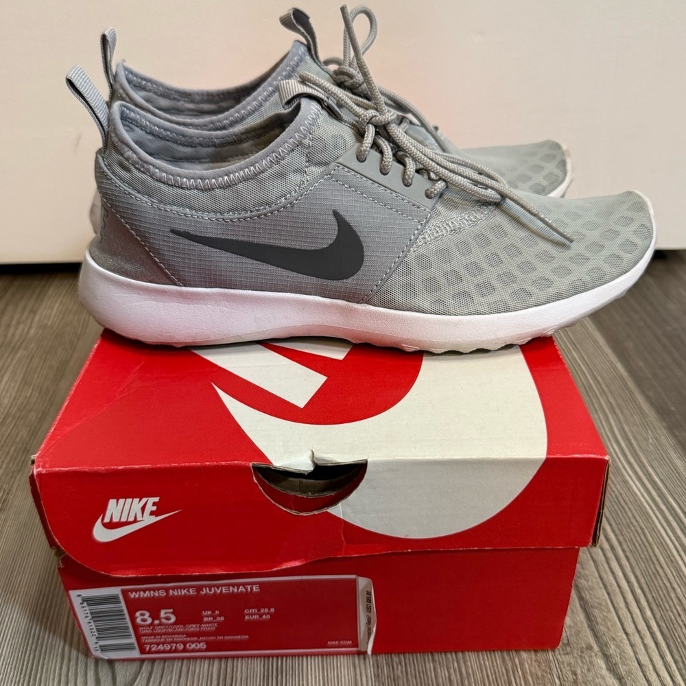 Nike Women’s Juvenate Tennis Shoe